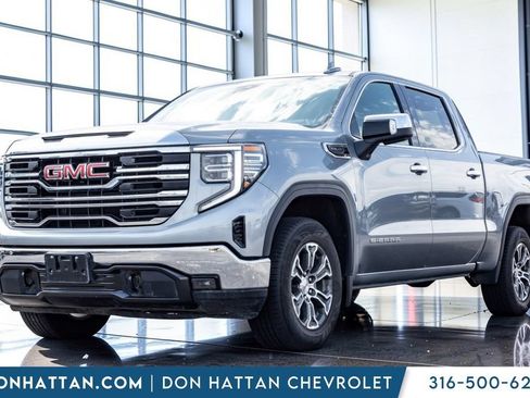 Used 2025 GMC Sierra 1500 SLT AWD/4WD image 1