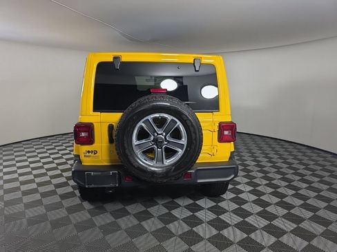 Used 2019 Jeep Wrangler Unlimited Sahara w/ Uconnect 4C Nav & Sound Group AWD/4WD image 4