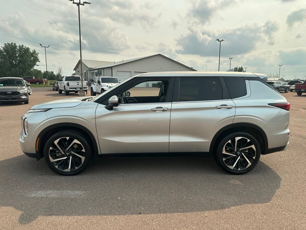 Used 2024 Mitsubishi Outlander SE AWD/4WD image 37