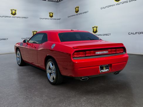 Used 2010 Dodge Challenger R/T w/ Sound Group RWD image 3