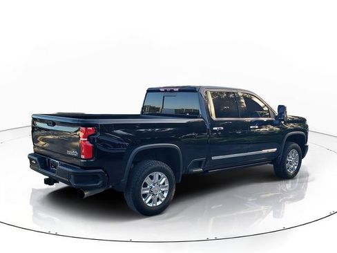 Used 2024 Chevrolet Silverado 2500 High Country w/ High Country Premium Package AWD/4WD image 5