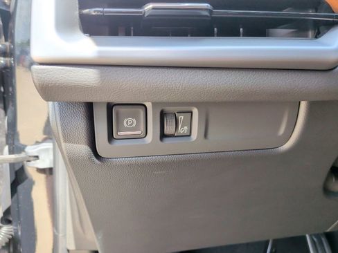Used 2025 Cadillac XT4 Sport FWD image 16