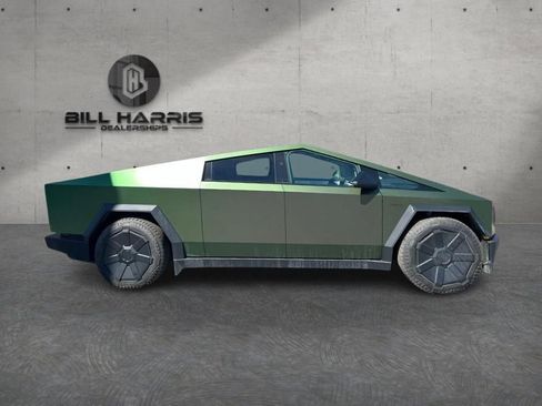 Used 2024 Tesla Cybertruck AWD Crew Cab image 4