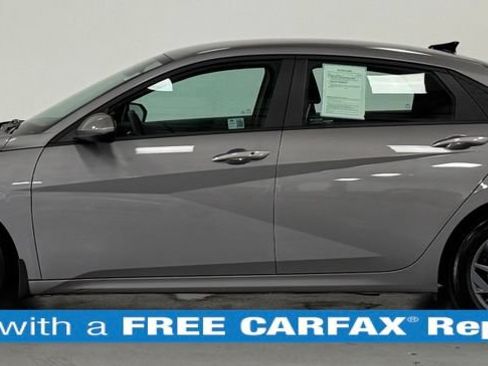 Certified 2024 Hyundai Elantra SEL FWD image 2