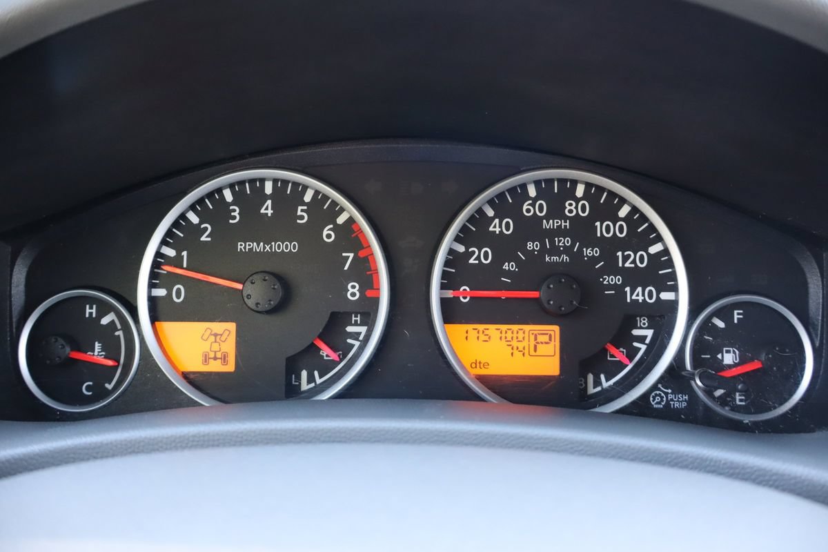 Used 2009 Nissan Frontier LE w/ LE Value Truck Pkg AWD/4WD image 33