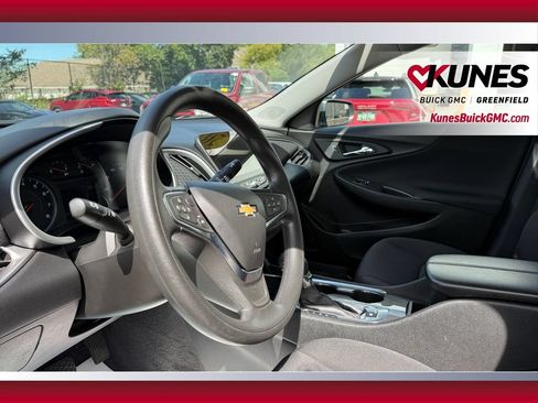 Used 2025 Chevrolet Malibu LT FWD image 34
