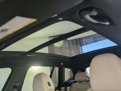 Certified 2024 BMW X3 M40i w/ Premium Package image 12