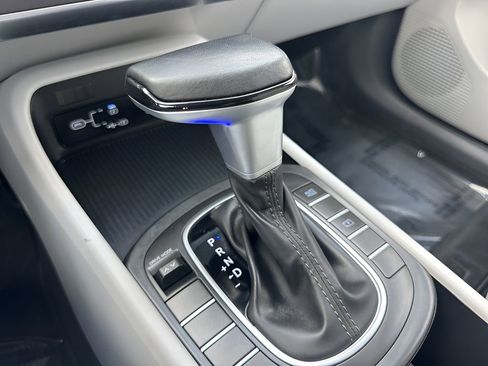 Used 2025 Hyundai Kona SEL image 16