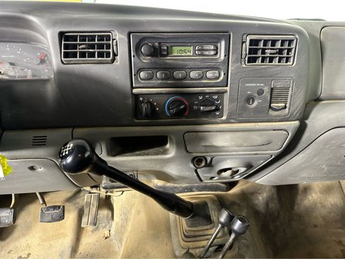 Used 2003 Ford F450 XL image 11