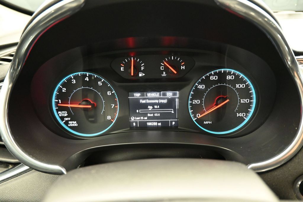 Used 2016 Chevrolet Malibu LT FWD image 15