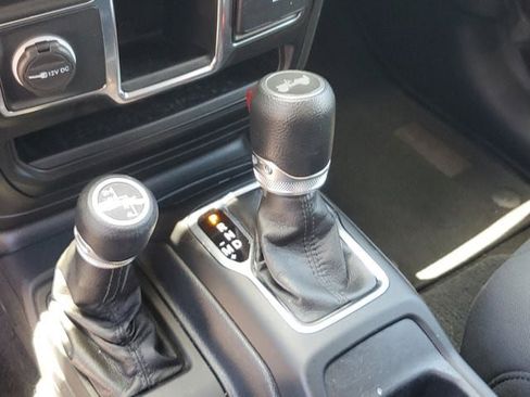 Used 2021 Jeep Wrangler Unlimited Sport AWD/4WD image 26
