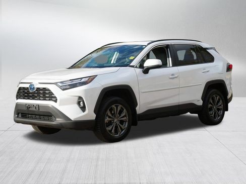 Used 2023 Toyota RAV4 XLE Premium AWD/4WD image 3