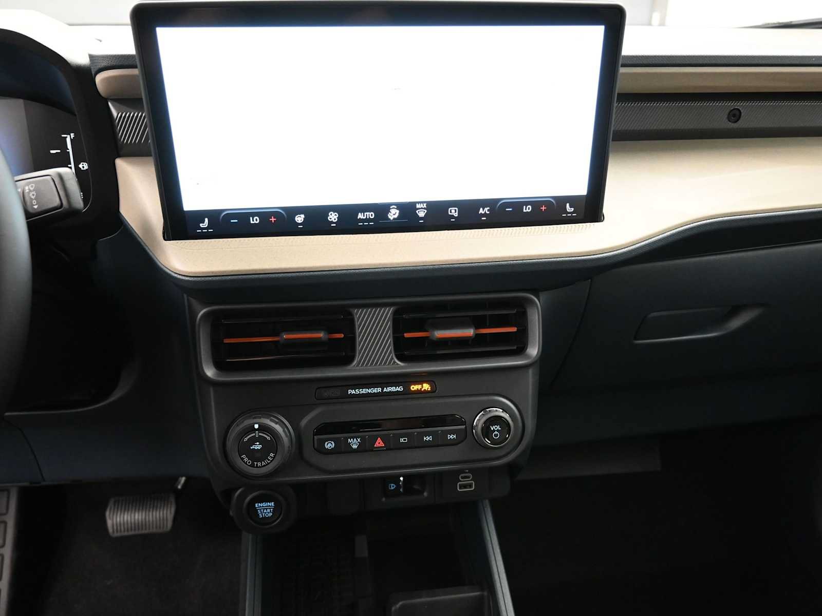 Used 2025 Ford Maverick Lariat w/ 4K Tow Package AWD/4WD image 26