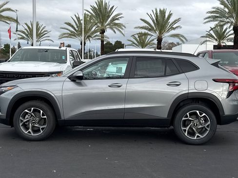 New 2026 Chevrolet Trax LT w/ Driver Confidence Package image 6