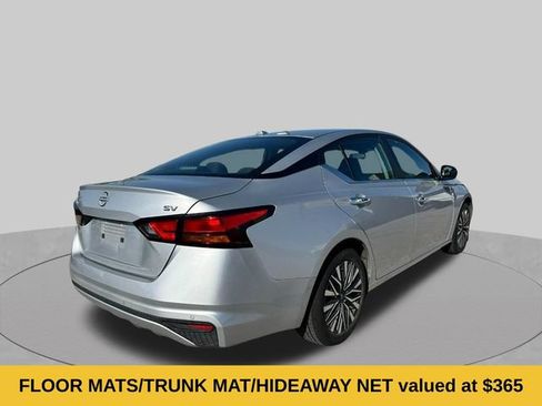 Used 2024 Nissan Altima 2.5 SV FWD image 3