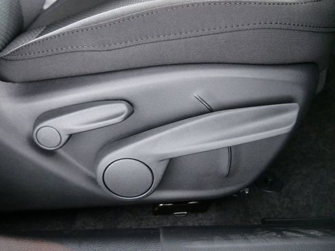 Used 2024 Jeep Compass Sport image 21