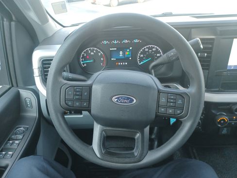 Used 2025 Ford F250 XL w/ XL Chrome Package image 26