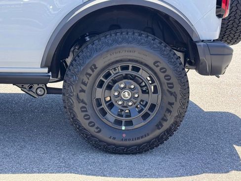 New 2026 Ford Bronco Badlands AWD/4WD image 14