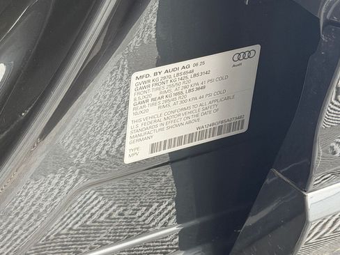 Used 2025 Audi Q6 e-tron Premium Plus w/ Premium Plus AWD/4WD image 28