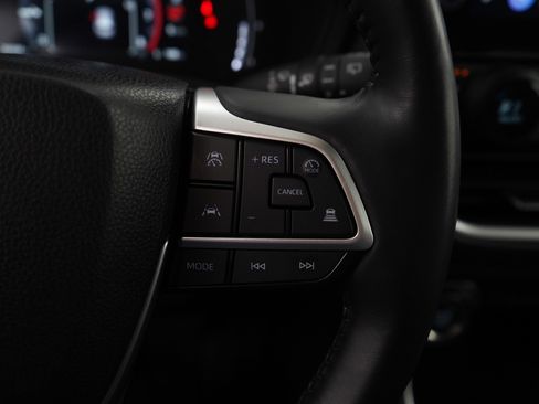 Used 2024 Toyota Grand Highlander XLE image 17