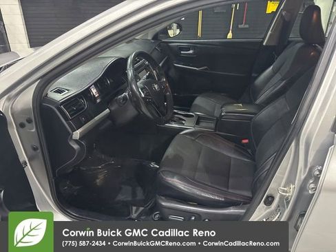 Used 2017 Toyota Camry SE image 9