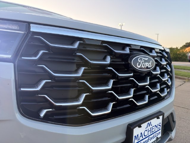 New 2027 Ford Explorer Platinum w/ 3.0L Ultimate Package AWD/4WD image 13