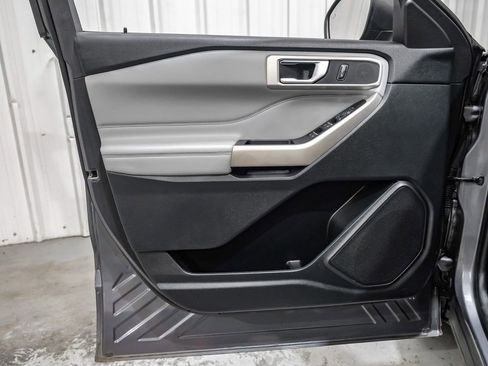 Used 2021 Ford Explorer XLT w/ Equipment Group 202A image 41