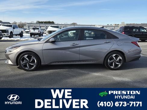 Certified 2023 Hyundai Elantra SEL w/ Convenience Package image 8