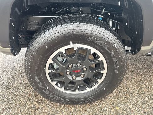 Used 2025 Toyota Tacoma TRD Off-Road w/ TRD Off Road Upgrade Package image 42