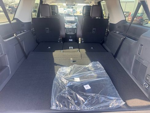 New 2026 Ford Expedition Max Platinum w/ Platinum Ultimate Package AWD/4WD image 22
