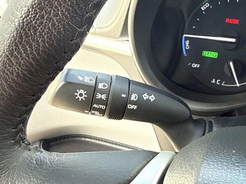 Used 2023 Toyota Sienna XLE image 40