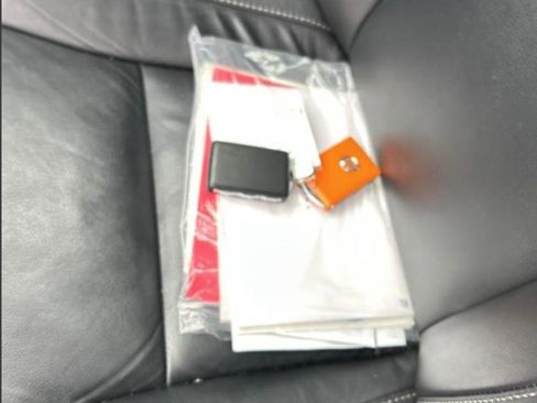 Used 2023 Volvo XC40 B5 Plus w/ Protection Package Premier AWD/4WD image 6