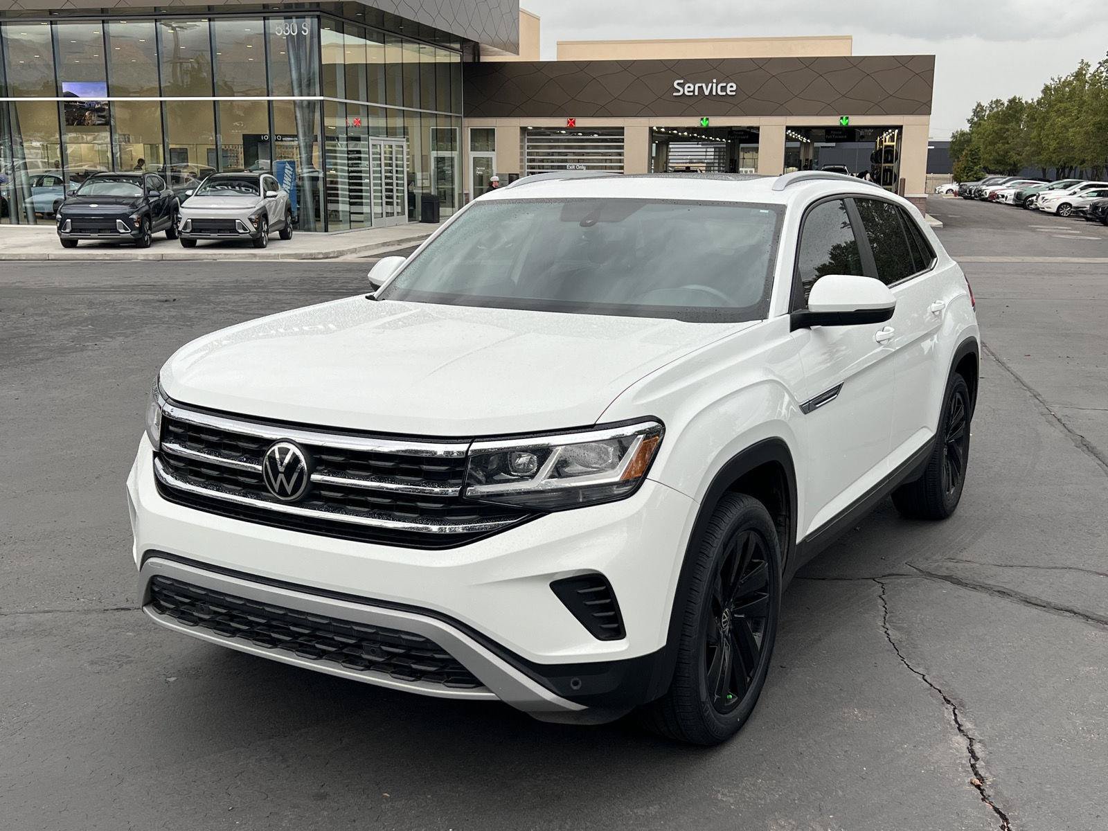 Used 2022 Volkswagen Atlas Cross Sport SE FWD image 11