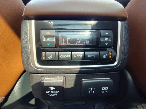 Used 2019 Subaru Ascent Touring AWD/4WD image 41