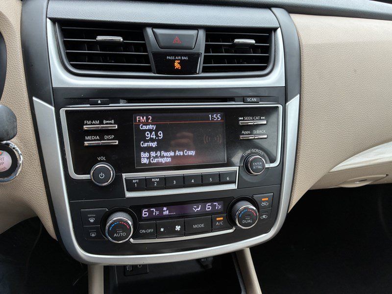 Used 2016 Nissan Altima 2.5 SL w/ Moonroof Package FWD image 10