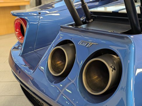 Used 2022 Ford GT image 14
