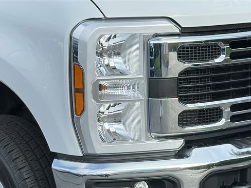 Used 2024 Ford F250 XLT image 4