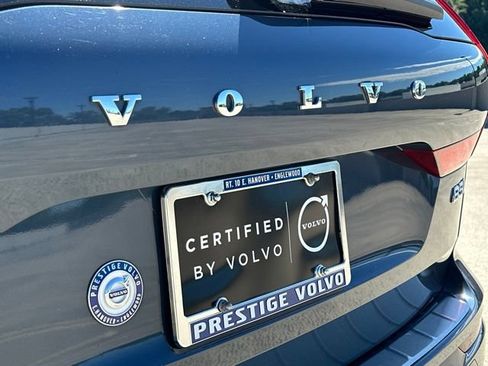 Certified 2022 Volvo XC60 B5 Momentum w/ Climate Package AWD/4WD image 36
