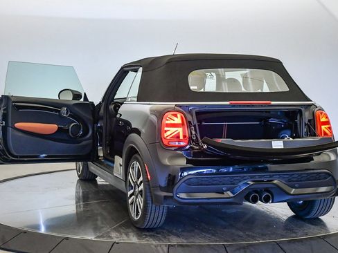 Certified 2023 MINI Cooper S w/ Signature Upholstery Package image 31