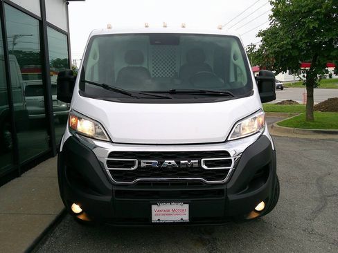 Used 2023 RAM ProMaster 2500 w/ Driver Convenience Group FWD image 3