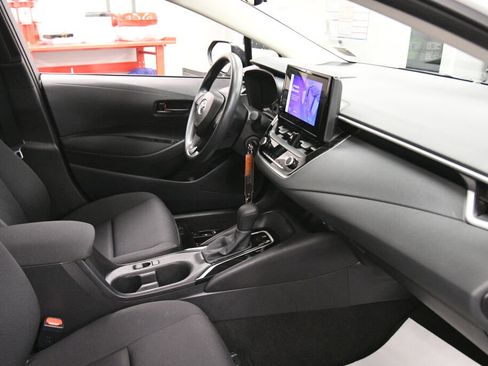 Certified 2025 Toyota Corolla LE image 27