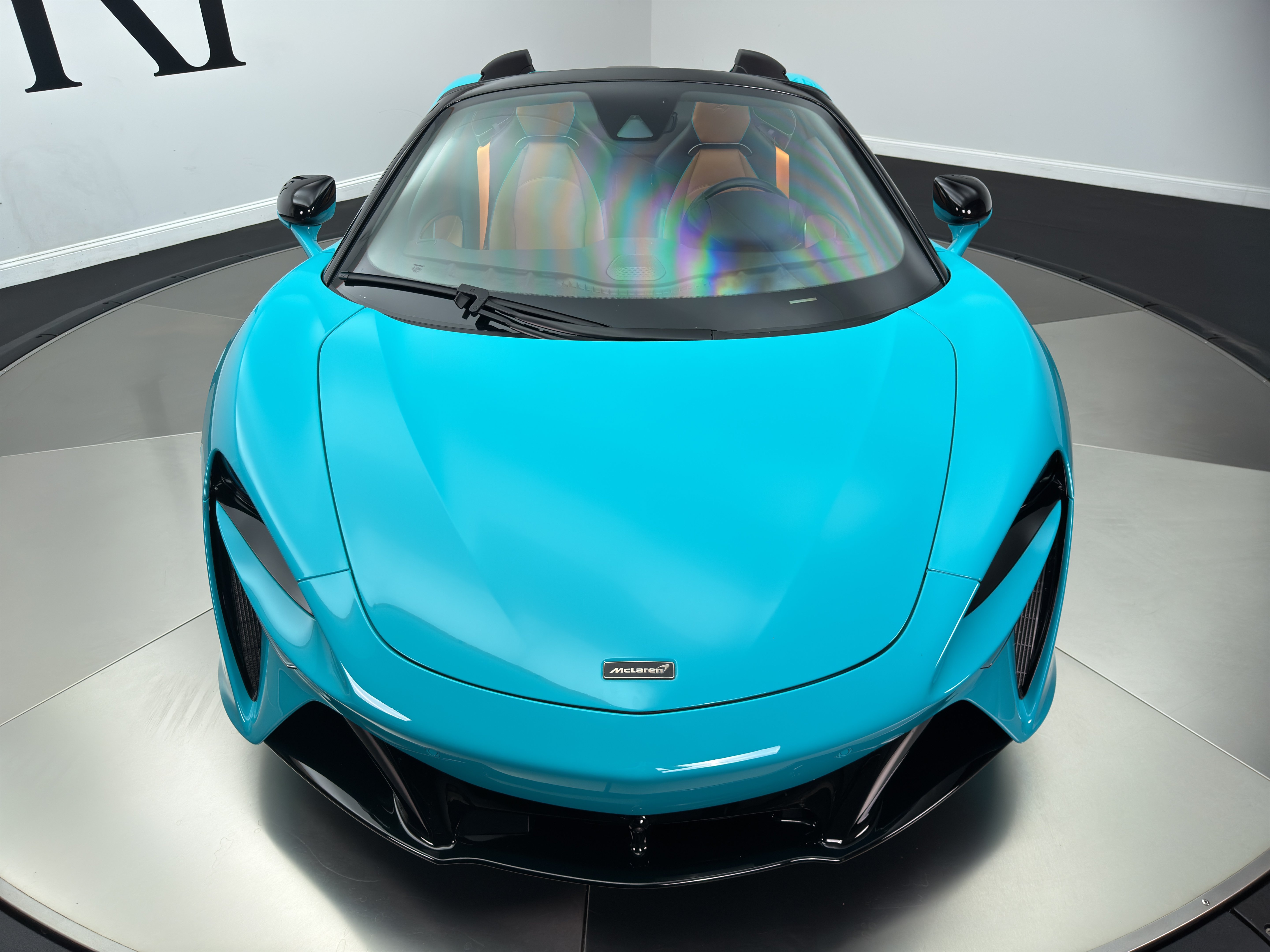 Used 2025 McLaren Artura Spider RWD image 17