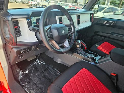 Certified 2024 Ford Bronco Heritage Edition AWD/4WD image 10