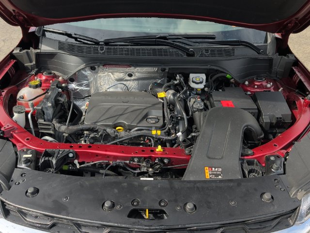 Used 2025 Chevrolet Trax LT FWD image 37