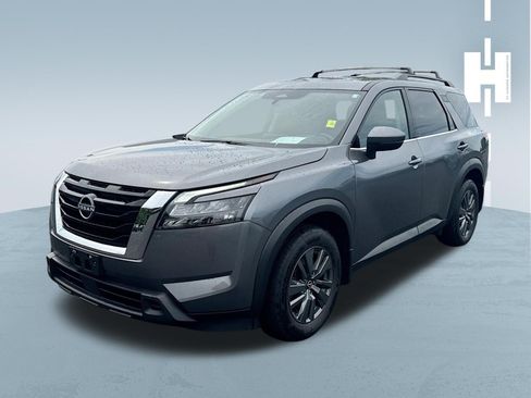Used 2023 Nissan Pathfinder SV w/ SV Premium Package AWD/4WD image 3