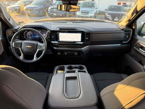 Used 2023 Chevrolet Silverado 1500 LT image 24