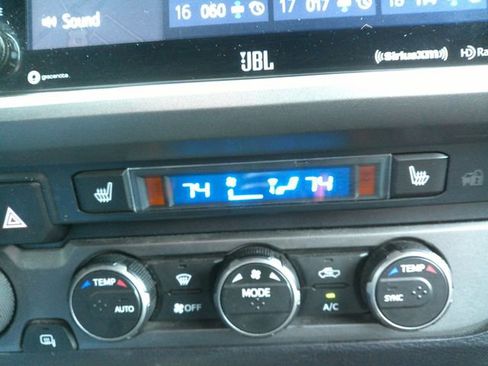 Used 2021 Toyota Tacoma TRD Sport w/ TRD Premium Sport Package AWD/4WD image 20