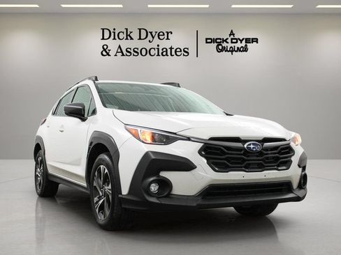 Used 2024 Subaru Crosstrek 2.0i Premium AWD/4WD image 3
