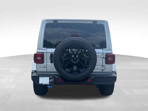 Used 2024 Jeep Wrangler Unlimited Sahara AWD/4WD image 6