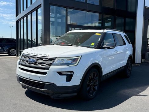 Used 2018 Ford Explorer XLT w/ Equipment Group 202A FWD image 1